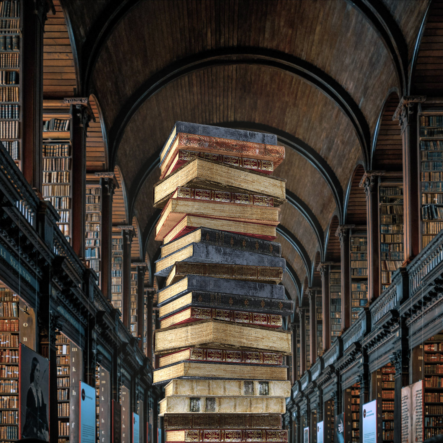 En stor bokhög på golvet i ett annars välkategoriserat bibliotek.