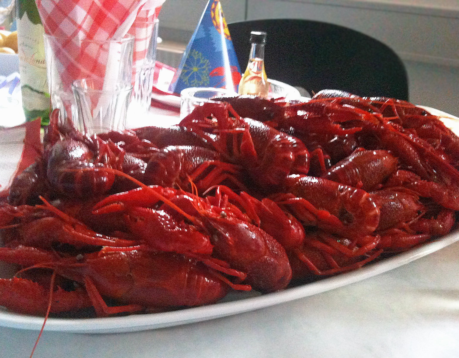 Kokta kräftor på ett fat.