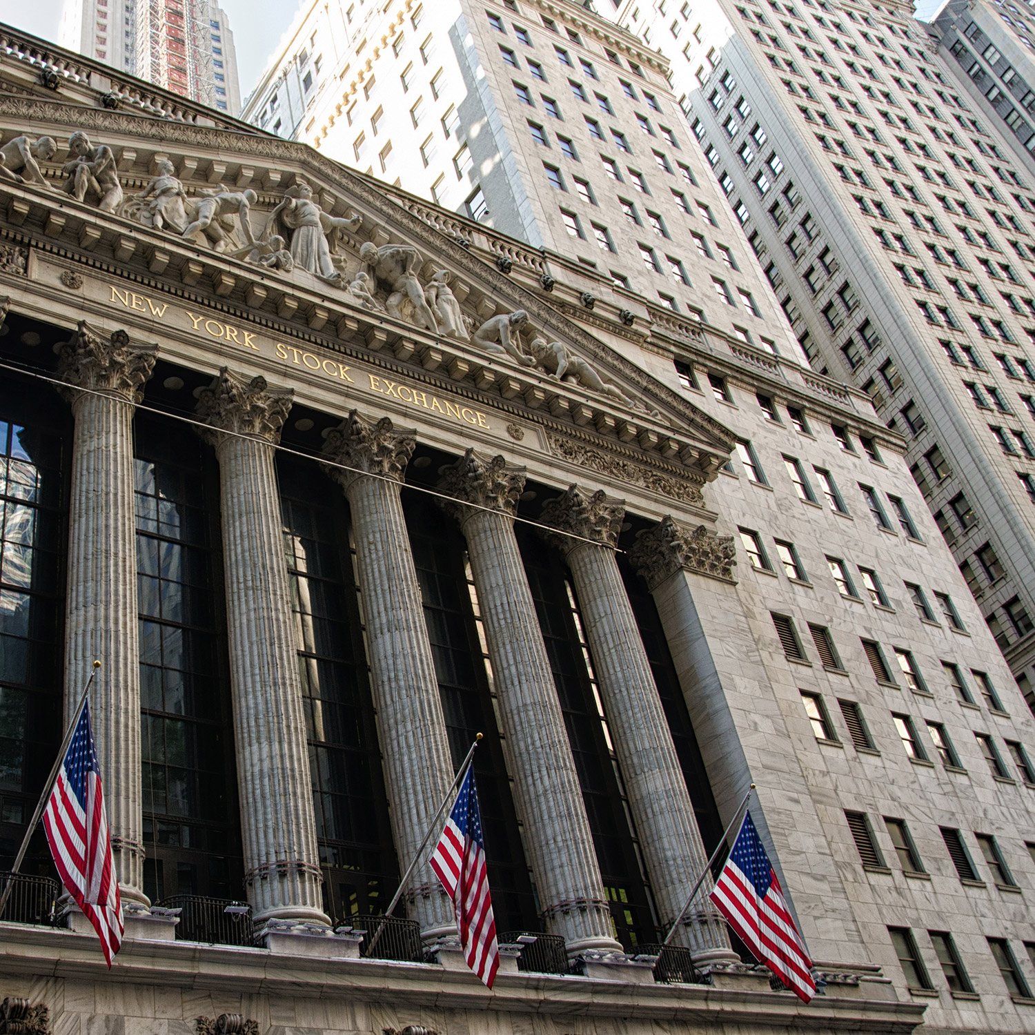 Fasaden på börshuset på Wall Street, New York.