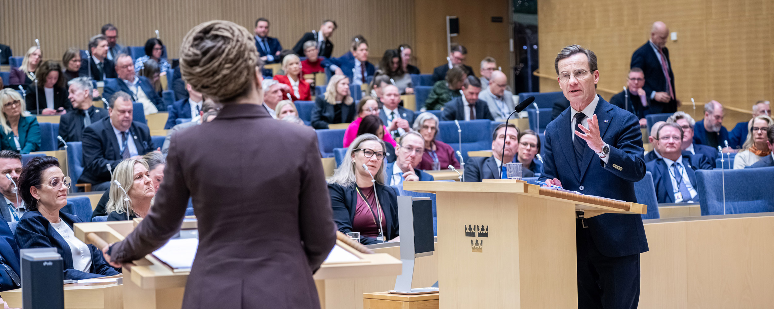 Partiledardebatt i riksdagen.