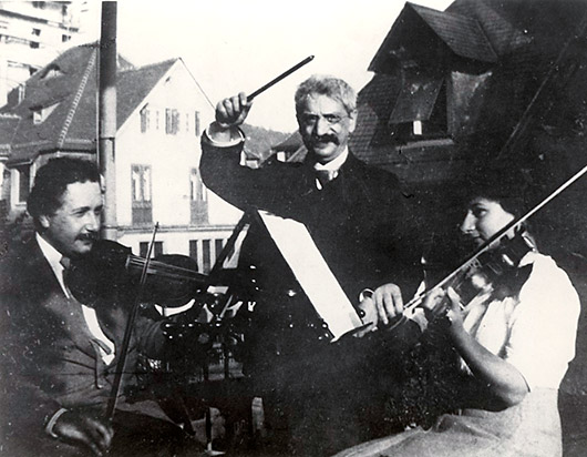 Einstein spelar fiol